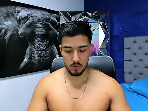 Snapshot of alangreek1 chatting on June 6, 1:33 am alangreek1 online show from June 6, 1:33 am