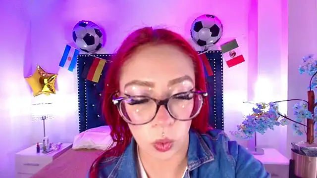 Amelie adams online show from June 15, 11:10 am