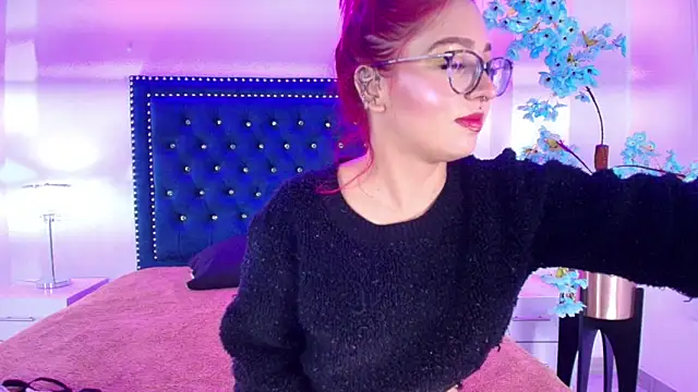Amelie adams online show from April 22, 11:06 am