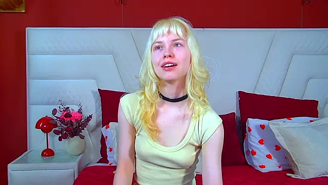 HannahHollis online show from May 26, 6:22 am