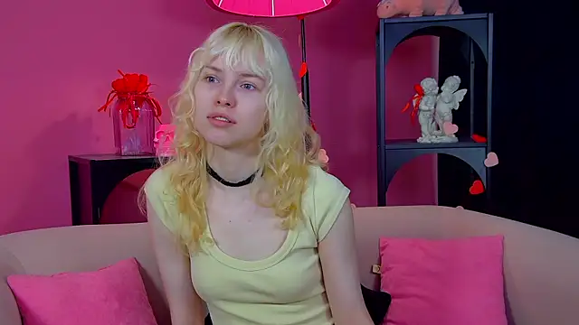 HannahHollis online show from May 16, 6:12 am