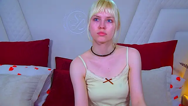 Snapshot of HannahHollis chatting on June 30, 6:19 pm HannahHollis online show from June 30, 6:19 pm
