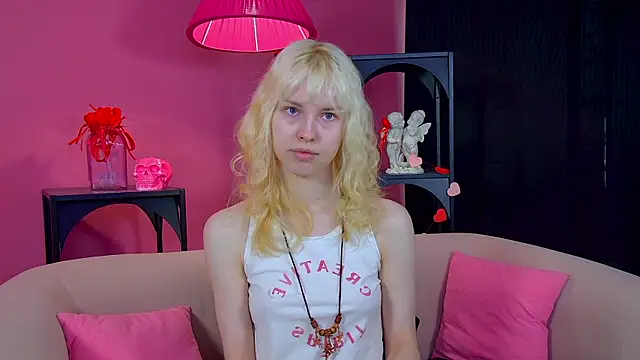 HannahHollis online show from May 7, 6:17 am