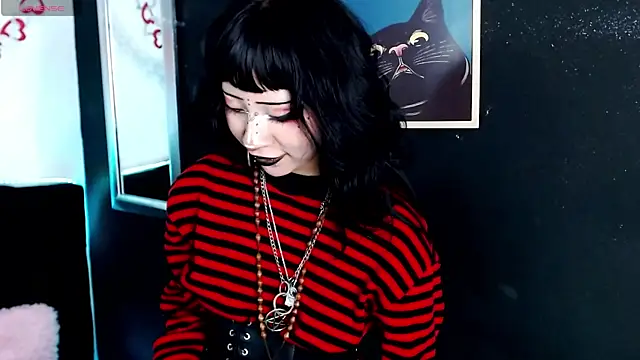 Snapshot of KiomyVamp chatting on May 28, 4:13 pm KiomyVamp online show from May 28, 4:13 pm