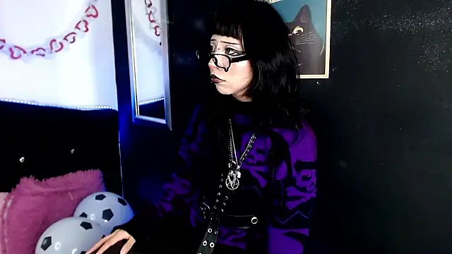 Snapshot of KiomyVamp chatting on June 4, 4:22 pm KiomyVamp online show from June 4, 4:22 pm