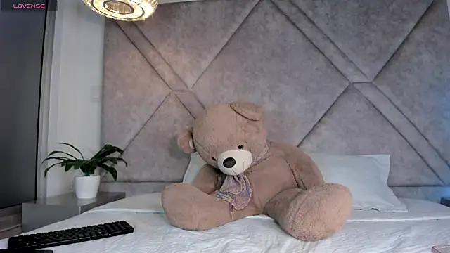 Snapshot of kendall_Milleer chatting on July 6, 4:08 am kendall Milleer online show from July 6, 4:08 am