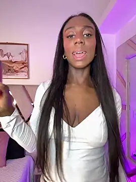 Zoe Ravenn online show from May 18, 3:06 am
