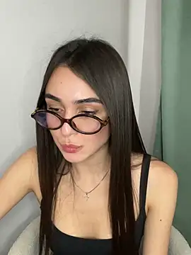 ItsAshly  online show from April 13, 2:32 pm