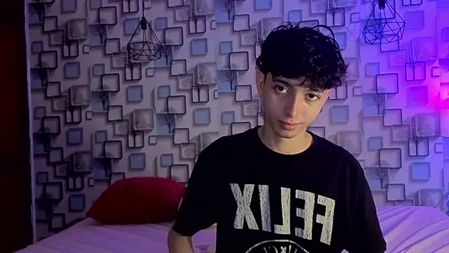 Snapshot of Twink_Sebas7 chatting on June 14, 12:06 pm Twink Sebas7 online show from June 14, 12:06 pm