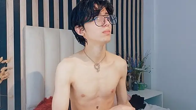 Twink Sebas7 online show from May 10, 12:09 pm
