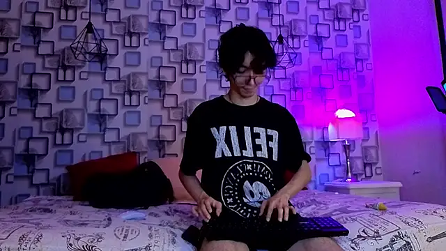 Twink Sebas7 online show from May 24, 12:16 pm
