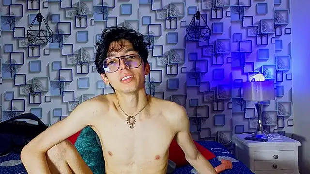 Twink Sebas7 online show from April 14, 12:21 pm