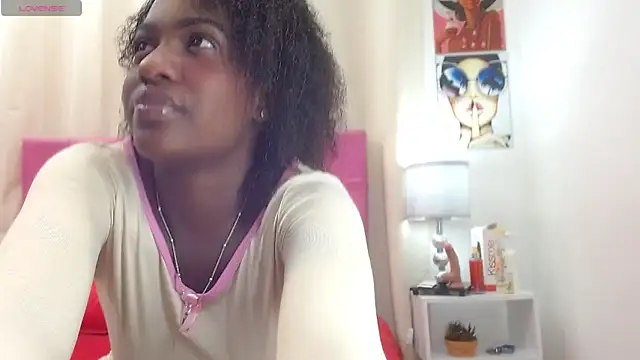Cassandra Hunt online show from April 22, 1:18 pm