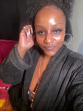 miidnightmonroe online show from April 18, 6:49 am