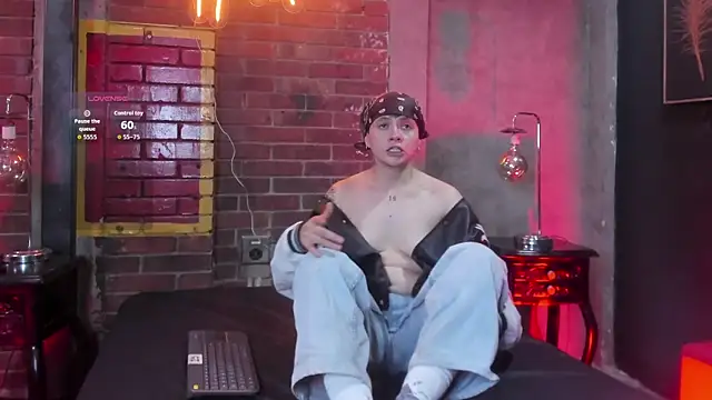 MissaelRossi online show from April 10, 8:38 pm