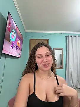 Snapshot of sophiiahot chatting on June 1, 9:25 pm sophiiahot online show from June 1, 9:25 pm