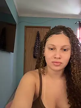 sophiiahot online show from April 16, 4:52 pm