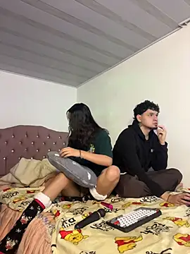Snapshot of hotlatinocouple__ chatting on April 24, 6:59 am hotlatinocouple online show from April 24, 6:59 am