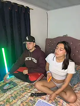 hotlatinocouple   online show from April 11, 5:37 am