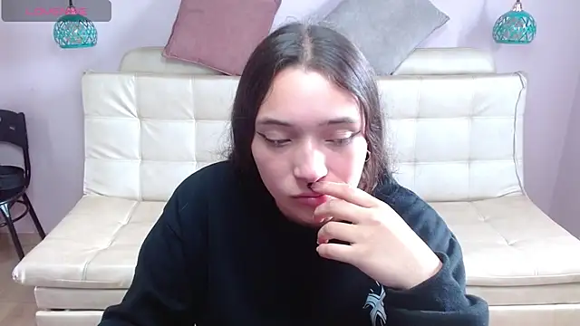 Marianne Cam online show from May 12, 2:56 pm