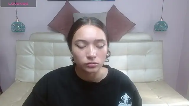 Marianne Cam online show from April 20, 1:45 pm