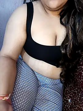 FATTY GIRLl online show from April 9, 4:13 pm