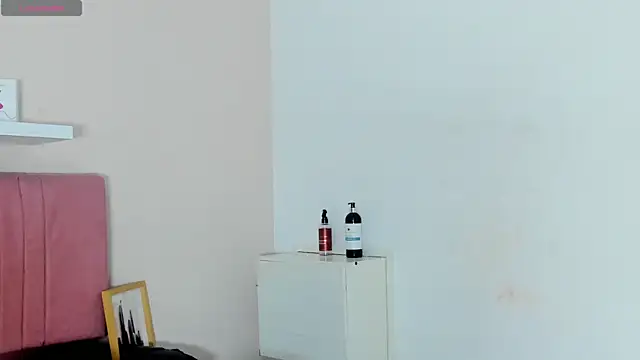 Sophie Ross18 online show from April 14, 3:44 am