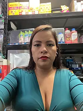 Snapshot of MIA_ROSSEEE chatting on June 9, 8:43 pm MIA ROSSEEE online show from June 9, 8:43 pm