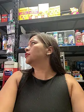 MIA ROSSEEE online show from June 5, 7:52 pm