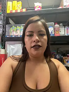 MIA ROSSEEE online show from May 23, 1:32 pm