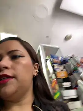 MIA ROSSEEE online show from May 13, 2:02 pm