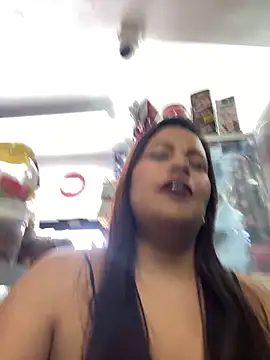 Snapshot of MIA_ROSSEEE chatting on June 16, 8:09 pm MIA ROSSEEE online show from June 16, 8:09 pm