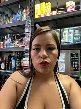 MIA ROSSEEE online show from May 8, 2:43 pm