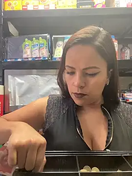 Snapshot of MIA_ROSSEEE chatting on June 10, 8:54 pm MIA ROSSEEE online show from June 10, 8:54 pm