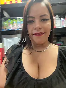 MIA ROSSEEE online show from May 26, 12:36 pm