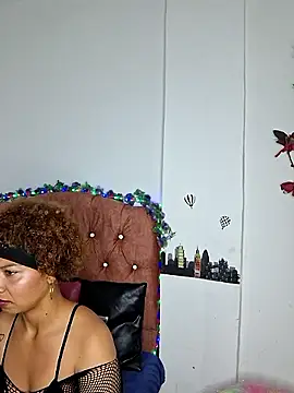 eimy rosse25 online show from May 25, 7:56 pm