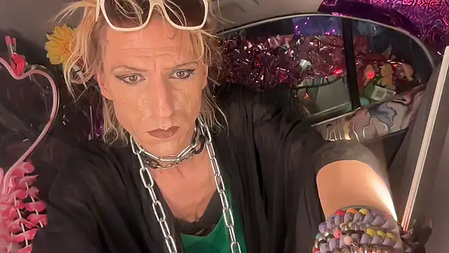 TgirlBrat online show from June 19, 2:17 am