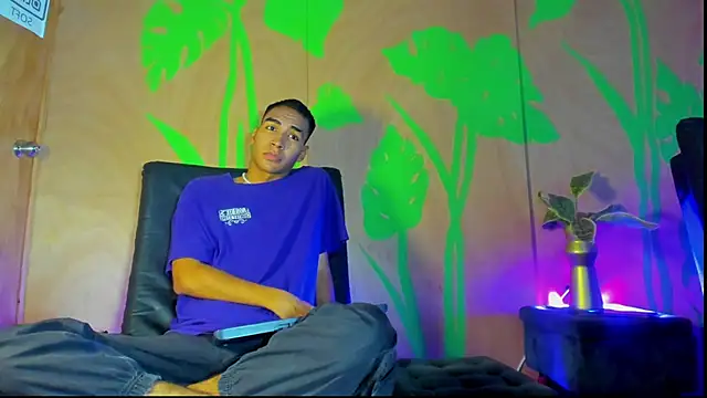 rafael velvet online show from April 15, 9:37 pm