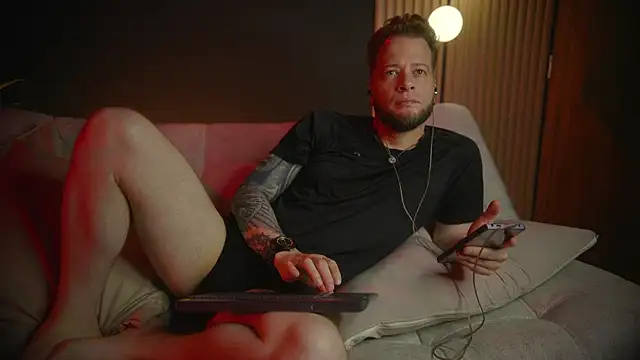 Axxel Foxx online show from April 9, 7:42 pm