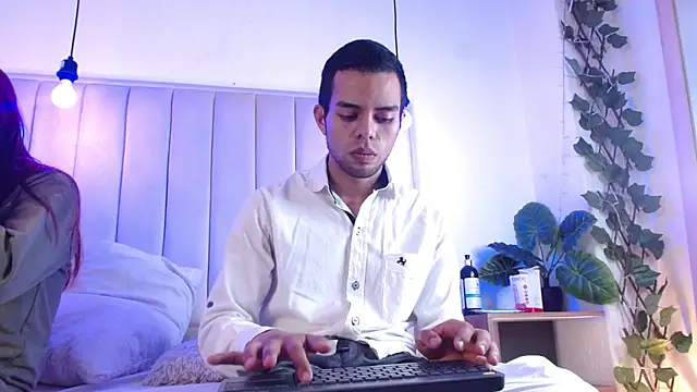 Snapshot of aji_golds chatting on May 28, 8:48 pm aji golds online show from May 28, 8:48 pm