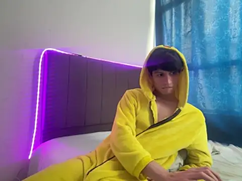  DavidPrince  online show from April 17, 6:33 pm