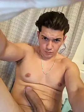 alexis21223 online show from April 18, 7:00 am