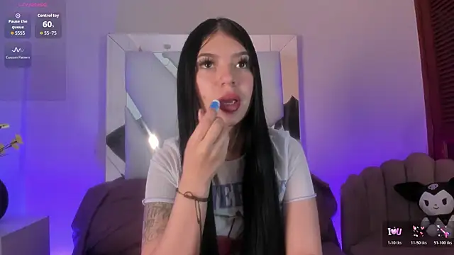 Snapshot of sweett_sophie1 chatting on July 15, 6:59 pm sweett sophie1 online show from July 15, 6:59 pm