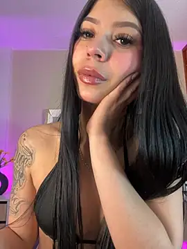 Snapshot of sweett_sophie1 chatting on July 11, 12:00 am sweett sophie1 online show from July 11, 12:00 am