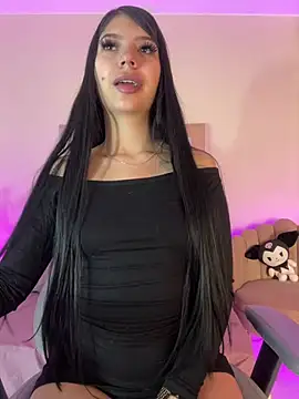 Snapshot of sweett_sophie1 chatting on June 15, 9:03 pm sweett sophie1 online show from June 15, 9:03 pm