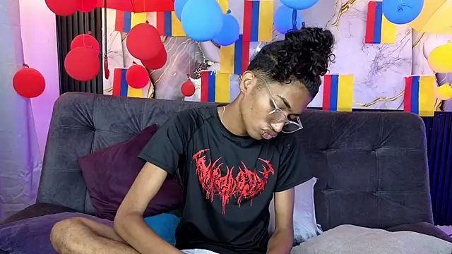 triiangel latinboy online show from July 1, 12:16 pm