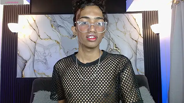 triiangel latinboy online show from April 24, 1:18 am