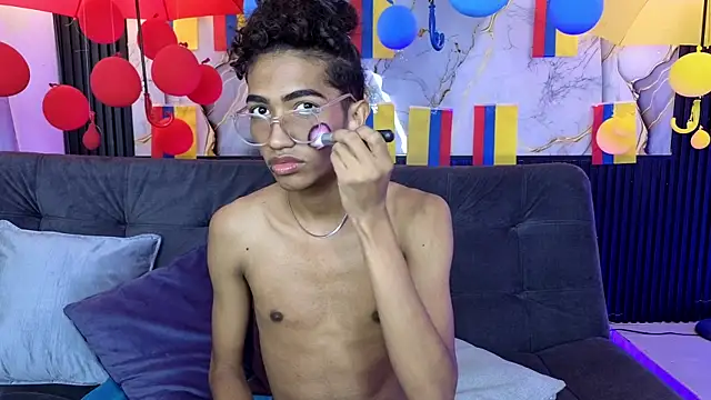 triiangel latinboy online show from July 6, 12:23 pm