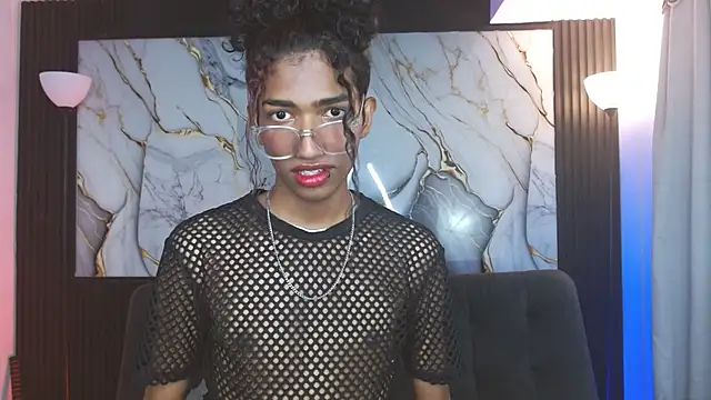 triiangel latinboy online show from April 14, 12:48 am