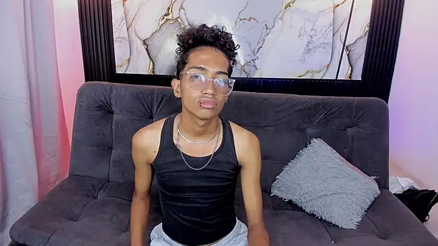 triiangel latinboy online show from May 22, 12:36 pm